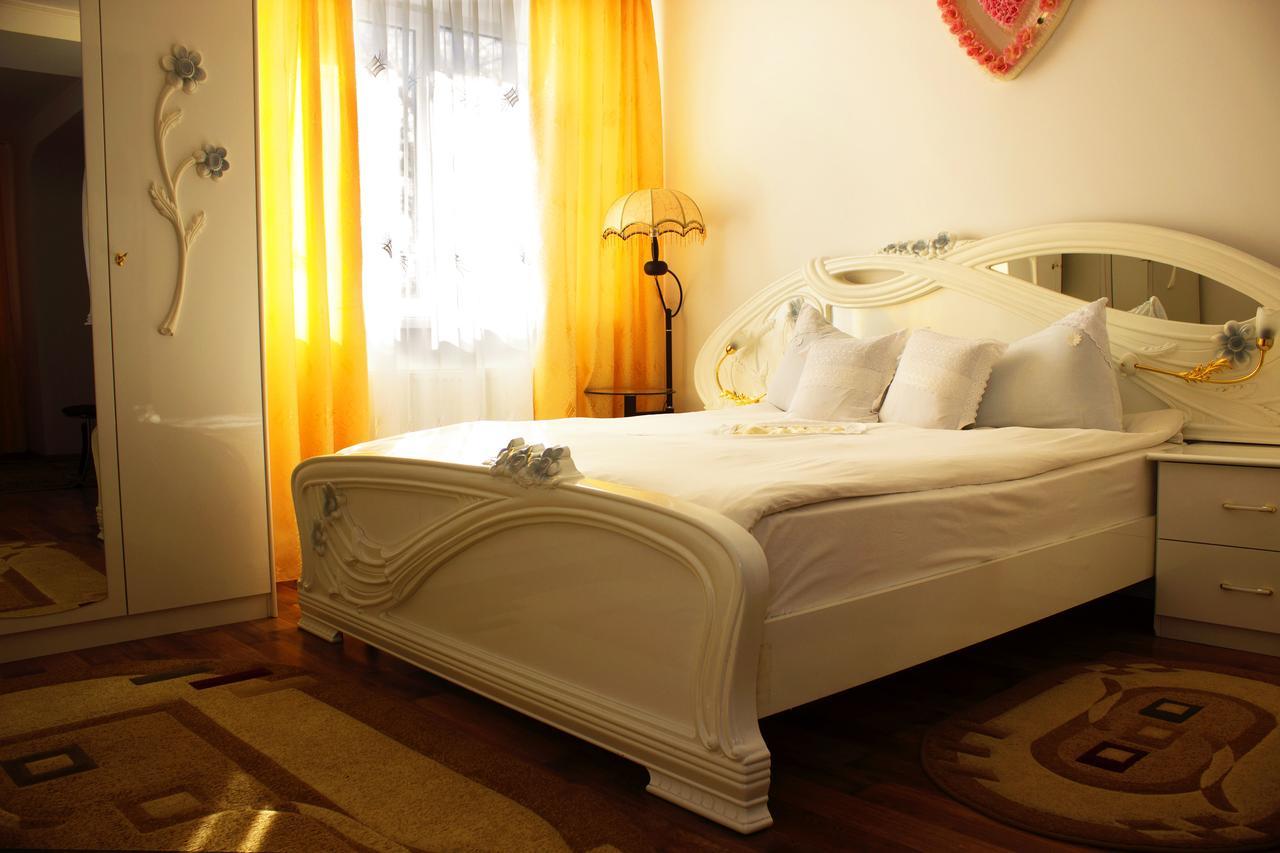 Hotel Confort Drochia Exterior photo
