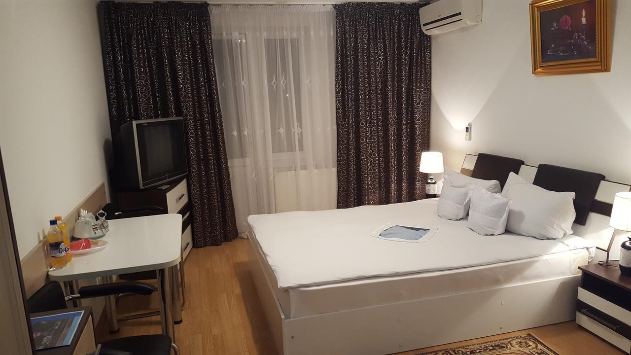 Hotel Confort Drochia Exterior photo